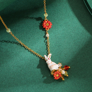 Collana con Coniglio in Ottone, Fiore Rosa e Nappa, Placcata Oro 18K, con Perla d'Acqua Dolce - Adorabile Stile <span class=keywords><strong>Alice</strong></span> nel <span class=keywords><strong>Paese</strong></span> delle <span class=keywords><strong>Meraviglie</strong></span>, Bianca - Product Image 3