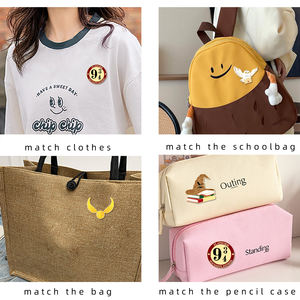 Pin de Esmalte con Diseño de Mago de Fantasía, Impresión UV, Aleación de Zinc, Accesorio de Cosplay, Artículo para Amantes de los Libros, Regalo Promocional, Venta al por Mayor - Product Image 4