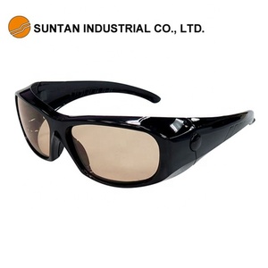Lunettes de protection industrielles avec plaquettes nasales antidérapantes en TPR, certifiées CE EN166 ANSI Z87.1, design classique, pour entrepôt et logistique - Product Image 6