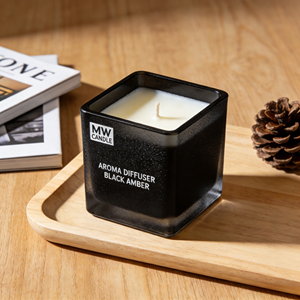 เทียนหอมเซรามิก MW Candle Square กลิ่นแบล็คแอมเบอร์ ของตกแต่งบ้านสไตล์มินิมอล - Product Image 1
