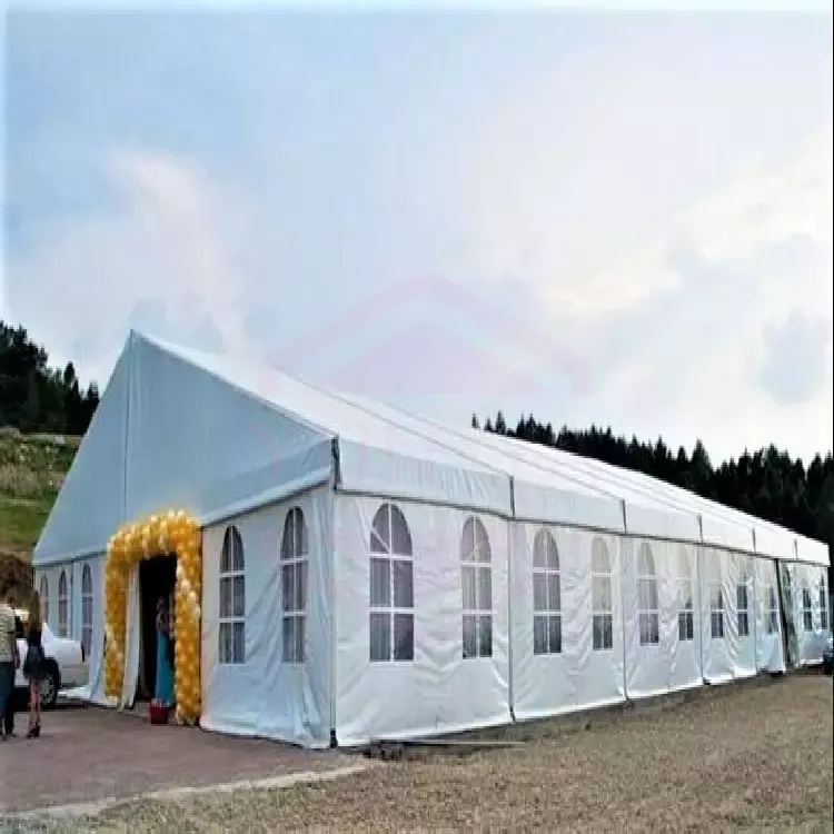 Tente de cérémonie de mariage de 200 à 500 capacité pour fête de mariage en plein air avec fenêtre d'église