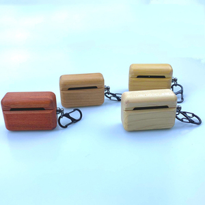 Étui magnétique en bois de bambou pour écouteurs Pro 1ère et 2ème génération - avec crochet de suspension - Product Image 6