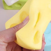 Balle anti-stress réaliste en forme de tranches de fromage, en PU à rebond lent, design triangulaire, pour enfants et adultes, vente en gros