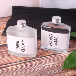 Bouteille <span class=keywords><strong>de</strong></span> whisky/alcool en verre carré givré court <span class=keywords><strong>de</strong></span> 100ml avec couvercle à vis en aluminium pour le stockage et l'emballage <span class=keywords><strong>de</strong></span> brandy <span class=keywords><strong>de</strong></span> vin <span class=keywords><strong>de</strong></span> tequila - Product Image 3