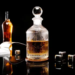 Yeni tasarım benzersiz özelleştirilmiş dikey çizgili 5 adet şeffaf yuvarlak viski sürahisi seti şarap viski votka