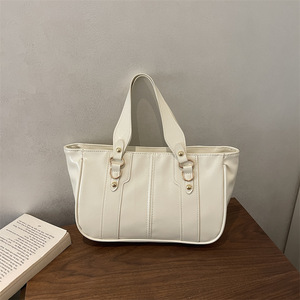 Sac à dos en cuir PU style moto rétro Maillard de style européen pour femme, nouveau modèle 2026, tendance et grande capacité - Product Image 2