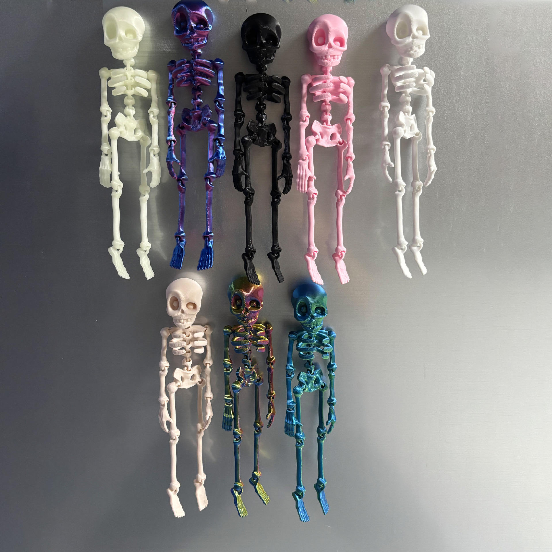Skull skeleton person magnetic suction style-random color