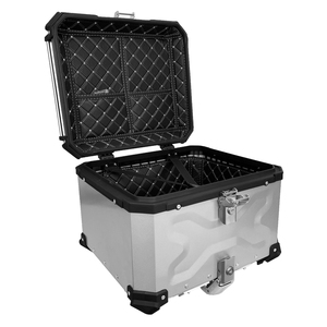 <span class=keywords><strong>Top</strong></span> <span class=keywords><strong>case</strong></span> <span class=keywords><strong>moto</strong></span> 55L en alliage d'aluminium X Design argent + noir <span class=keywords><strong>avec</strong></span> design X pour un rangement élégant des bagages - Product Image 3