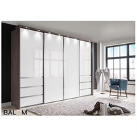 Armoire simple en blanc Balom, idéale pour le rangement dans les petites chambres