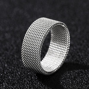 Bague géométrique en acier inoxydable Dj074, bague moderne unisexe, bijou tendance, bande en métal simple pour homme et femme - Product Image 1