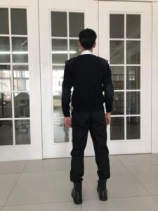 Uniforme de garde de sécurité pull noir OEM 2022 avec patchs de coude et épaulette pour le style de pull d'été - Product Image 5