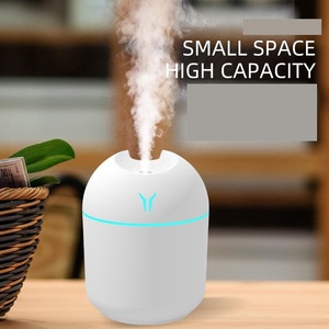250ML USB <span class=keywords><strong>Mini</strong></span> hava nemlendirici aromalı uçucu yağ difüzör ev araba için LED renkli lamba ile ultrasonik dilsiz Mist Maker difüzör - Product Image 2