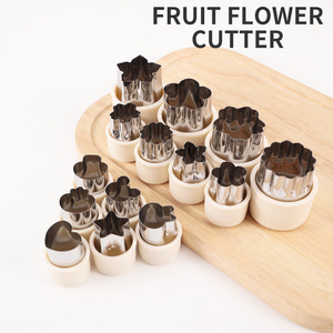 Juego de cortadores de formas de frutas y verduras de acero inoxidable, 14 Uds., Mini cortadores de galletas, cortador de verduras para formas de niños - Product Image 2