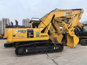 Excavatrice sur chenilles d'occasion Komatsu PC210LC-8, 21 tonnes, modèle 2020, moteur 123KW, boîte de vitesses, prix bas, provenance Japon - Product Image 3