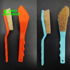 Brosse d'escalade en plastique pour nettoyer la prise Petite brosse d'escalade pour partenaire de lunettes d'assurage d'amant d'escalade - Product Image 1