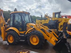 รถตักล้อยางยี่ห้อแคตเตอร์พิลลาร์ รุ่น JCB 4CX 4WD ผลิตในญี่ปุ่น พร้อมการรับประกันเครื่องยนต์เดิม  มอเตอร์ เกียร์ แบริ่ง ปั๊ม  รับน้ำหนักได้ 4 ตัน - Product Image 3