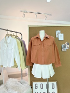 Camisa Caqui de Algodón de Longitud Media para Mujer A770 con Dos Bolsillos Elegantes, Cuello Camisero con Bolsillos, Primavera Verano - Product Image 6