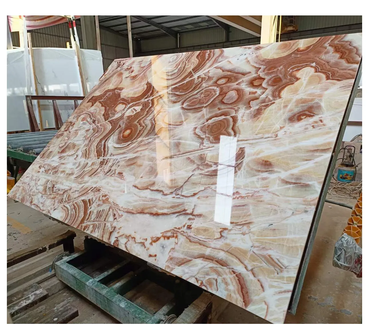 Dessus de table de carreaux de dalles de pierre d'onyx en marbre rose naturel Onyx arc-en-ciel poli