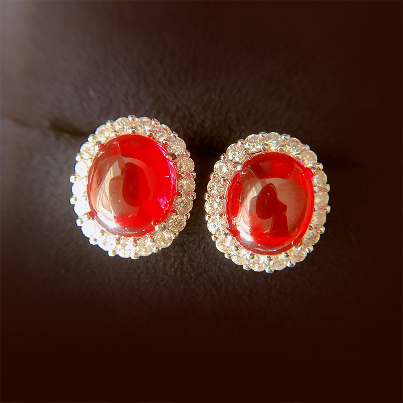 Boucles d'oreilles en corindon rouge