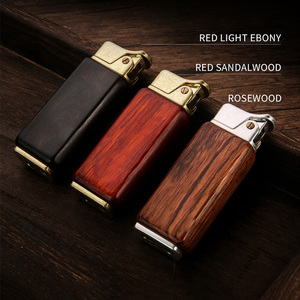 Nouveaux briquets rétro en bois de santal au kérosène 2022, briquets rétro à allumage par pression, personnalité ancienne, briquets en bois pour hommes - Product Image 3