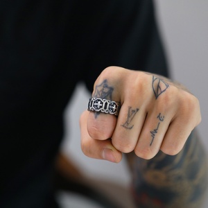 Anillo Cruzado de Acero Inoxidable, Joyería Religiosa, Anillo de Moda, Diseño Personalizado, Estilo Gótico, Accesorio Único, Regalo Cristiano para Hombre - Product Image 3