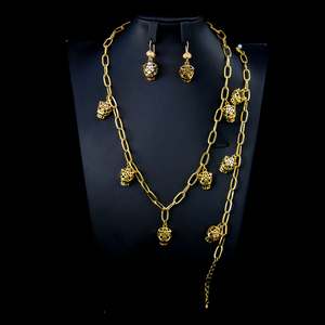 Juego de 4 Collares de Leopardo en Color Oro 21k de Lujo, Juego de Joyería Vintage con Pantera Hueca Chapada en Oro Resistente al Agua para Mujer - Product Image 3