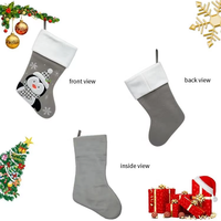 Vente en gros de bas de Noël 2025 pour célébrations joyeuses Ornement d'arbre de Noël gris avec sac de bonbons Décoration de cadeau de vacances