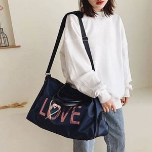 Sac de voyage court pour femme, motif lettres 'Love', sac de sport et de fitness, sac de week-end portable pour femme - Product Image 3