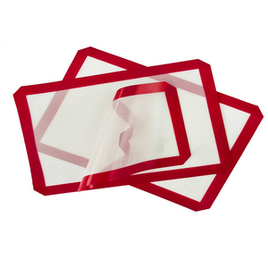 सरल फैशनेबल 26*29 सेमी सिलिकॉन बेकिंग चटाई सफेद पृष्ठभूमि लाल किनारा पेस्ट्री बेकिंग और उपकरण के साथ - Product Image 6