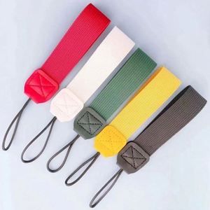 สายคล้องขวดน้ำ/อุปกรณ์อเนกประสงค์แบบถัก พร้อมห่วงคล้องกุญแจแบบคาราไบเนอร์ ขายดี - Product Image 1