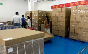 بطارية ليثيوم شمسية LiFePo4 قابلة لإعادة الشحن لتوصيل 3-5 ديسيبل من مخزون الاتحاد الأوروبي بطارية ليثيوم 12 فولت 24 فولت 200 أمبير/ساعة 100 أمبير/ساعة للمنزل - Product Image 4