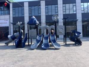 Tobogán Modular de Plástico Resistente para Patio de Recreo con Componentes Metálicos de LLDPE y PE para Escuelas, Parques y Instalaciones Municipales - Product Image 6