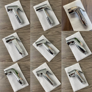 Elegante Spruzzatore per Bidet in ABS, Doccetta per WC, Strumento di Pulizia Femminile, Facile da Usare in Bagno - Product Image 2