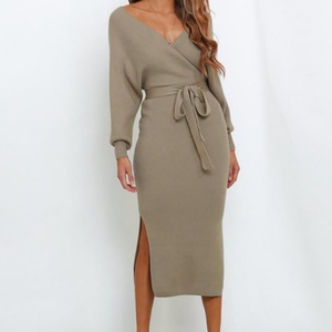 Mini-robe florale OEM personnalisée de haute qualité, écologique, respirante, coupe ajustée, col en V profond, sans manches, fente latérale, collection automne premium - Product Image 6