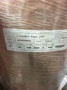 Papier autocopiant 50gsm 55gsm 75gsm 80gsm CB <span class=keywords><strong>Blanc</strong></span> CFB <span class=keywords><strong>Blanc</strong></span> CF <span class=keywords><strong>Blanc</strong></span> en <span class=keywords><strong>Noir</strong></span> Image Largeur du rouleau 1570mmx12000mtr Fabriqué en Chine - Product Image 4