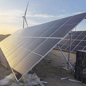 ระบบพลังงานแสงอาทิตย์ 50 กิโลวัตต์ โมโนคริสตัลไลน์ซิลิคอน พร้อมตัวควบคุม MPPT แบบติดตั้งบนพื้นดิน สำหรับใช้งานอุตสาหกรรม AC380V - Product Image 3