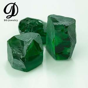 อัญมณีนาโนซิทัลหยาบทราสโวไรต์สีไม่เจียระไน - Product Image 3