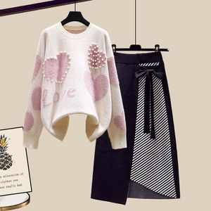 ชุดเซ็ตสองชิ้นแฟชั่นสำหรับผู้หญิง เสื้อสเวตเตอร์ทรงหลวมสไตล์หวาน กระโปรงไหมพรมทรงเข้ารูป ไซส์ใหญ่ ขายส่งจากโรงงาน สำหรับฤดูใบไม้ร่วง - Product Image 5