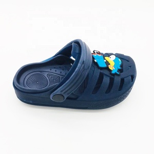 En gros <span class=keywords><strong>pas</strong></span> <span class=keywords><strong>cher</strong></span> doux enfants EVA sabots chaussures de jardin d'enfants en plein air décontracté sandales en plastique pantoufles de glissière pour garçons et filles - Product Image 2