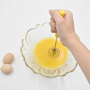 Accessoires de <span class=keywords><strong>cuisine</strong></span> <span class=keywords><strong>Fouet</strong></span> à œufs semi-automatique en acier inoxydable Durable pour fouetter les blancs d'œufs/la crème double pour des pics doux - Product Image 5