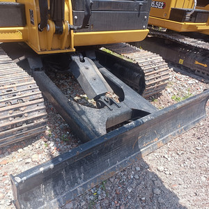 Miniexcavadora CAT 305.5E2 2023, pocas horas, buen rendimiento, 5.5 toneladas, con cucharón de excavación de 0.22m³ de capacidad, excavadora de cadenas usada. - Product Image 6