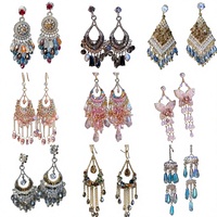 Boucles d'oreilles pendantes en cristal rose avec pompon - Boucles d'oreilles pendantes dorées avec imitation de cristal et fausses perles pour femme