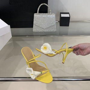 Sandales pour femmes à talons hauts, style sexy de vacances, à fleurs, à bride étroite, transparentes, à bout ouvert, fines, pour soirée - Product Image 3