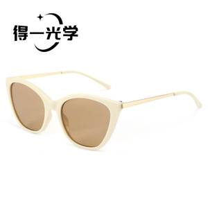 แว่นกันแดดทรงแคทอาย กรอบพีซีสีดำ UV400 ป้องกันแสงสีฟ้า สไตล์ผู้หญิง - Product Image 2
