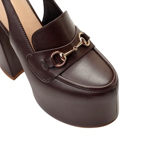 Décolleté Slingback da <span class=keywords><strong>Donna</strong></span> Personalizzabili con Plateau e <span class=keywords><strong>Tacco</strong></span> Largo a Blocco Stile Mocassino con Dettaglio Morsetto 13,5 cm - Product Image 2