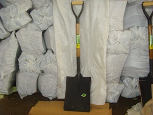 مجرفة حدائق، رؤوس مجارف من الفولاذ الكربوني 50Mn، مقبض خشبي، مجرفة مربعة الرأس للاستخدام الخارجي - Product Image 6