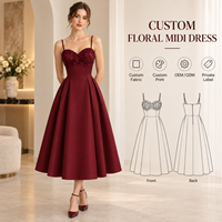 Robe midi femme à marque privée, en tissu lisse avec applique florale, col cœur, bretelles spaghetti, jupe évasée coupe trapèze