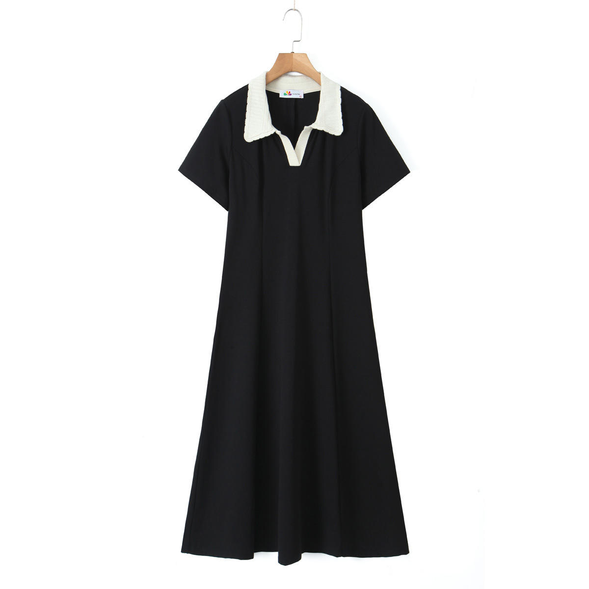 ชุดเดรสยาวสีดำ