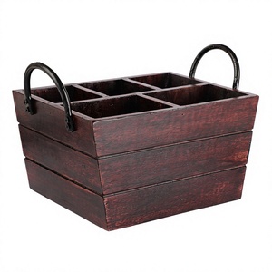 Caja de Almacenamiento Rectangular Clásica de Madera con 6 Compartimentos y Asas Metálicas, Estilo Rústico para Sala de Estar - Product Image 1