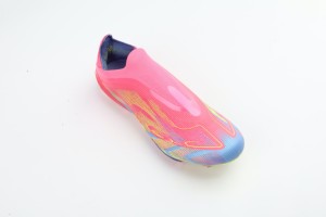 أحذية كرة قدم KICKJUERSEY الأحدث والأكثر عصرية بشبكة طائرة للمدارس الثانوية للطلاب والرجال والنساء والبالغين والأطفال - Product Image 2